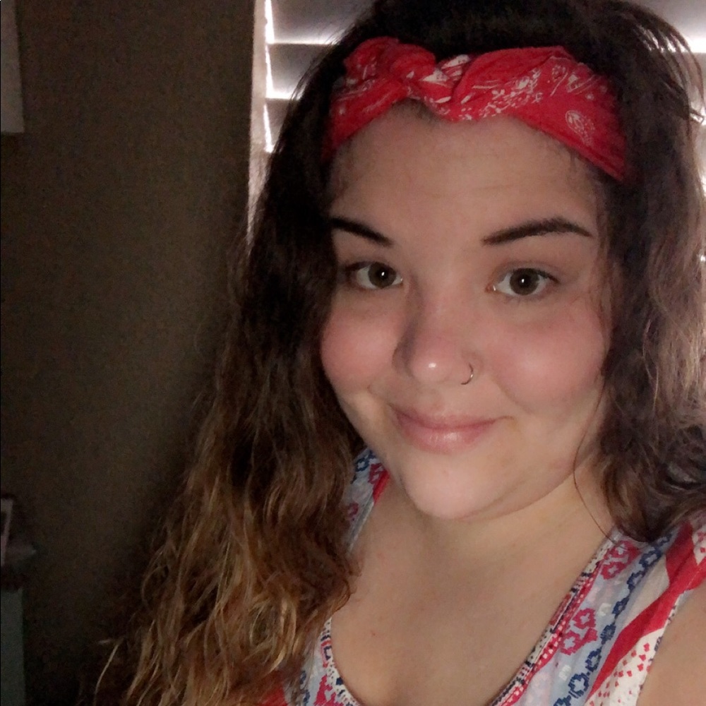 Meet your Posher, Kendra